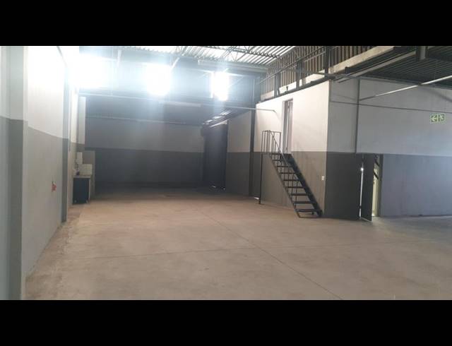 INDUSTRIAL PROPERTY TO RENT IN SILVERTON